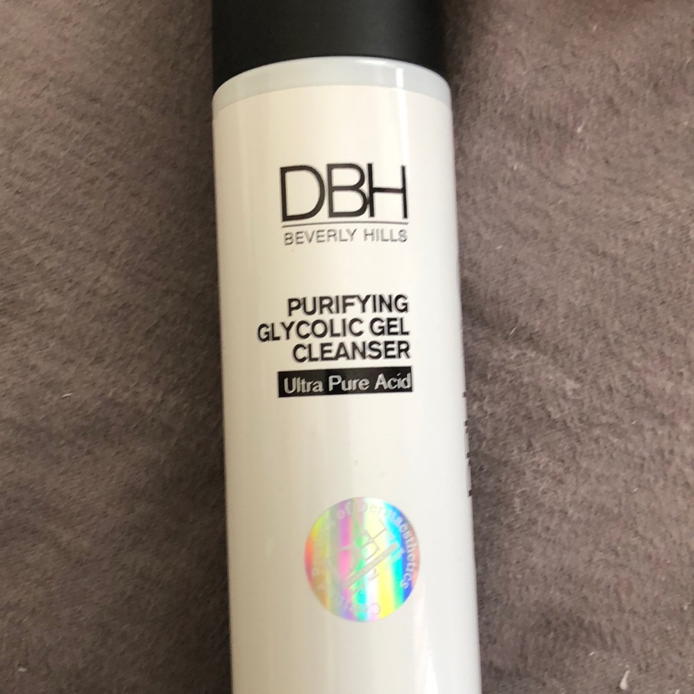DBH GLYCOLIC GEL CLEANSER
